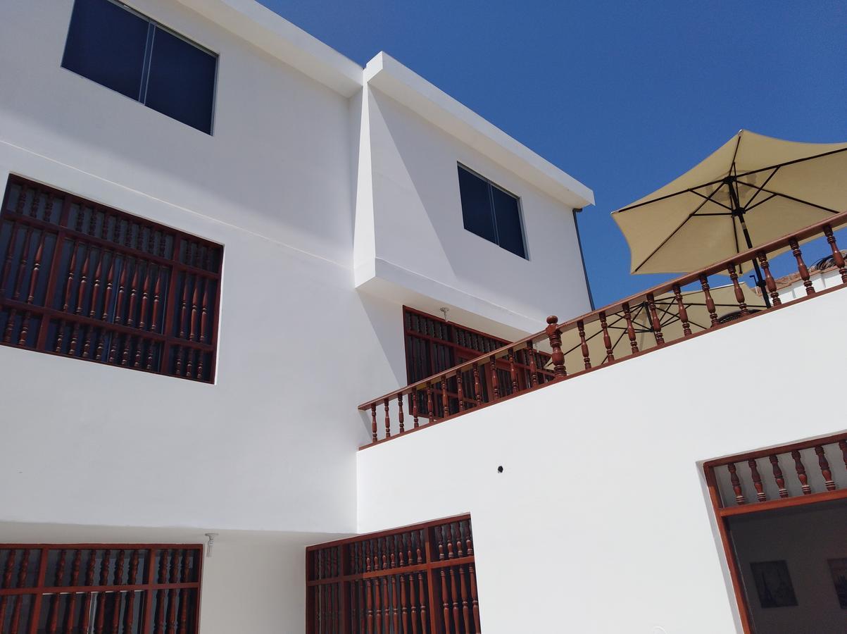 Punta Huanchaco Hostel Exteriör bild