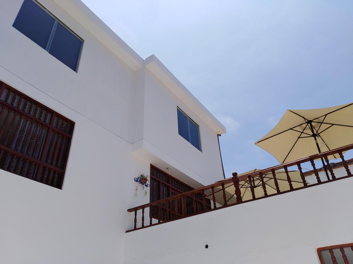 Punta Huanchaco Hostel Exteriör bild